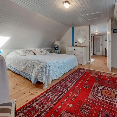 Holiday home Gorgeous In With Wifi Saint-Tugdual